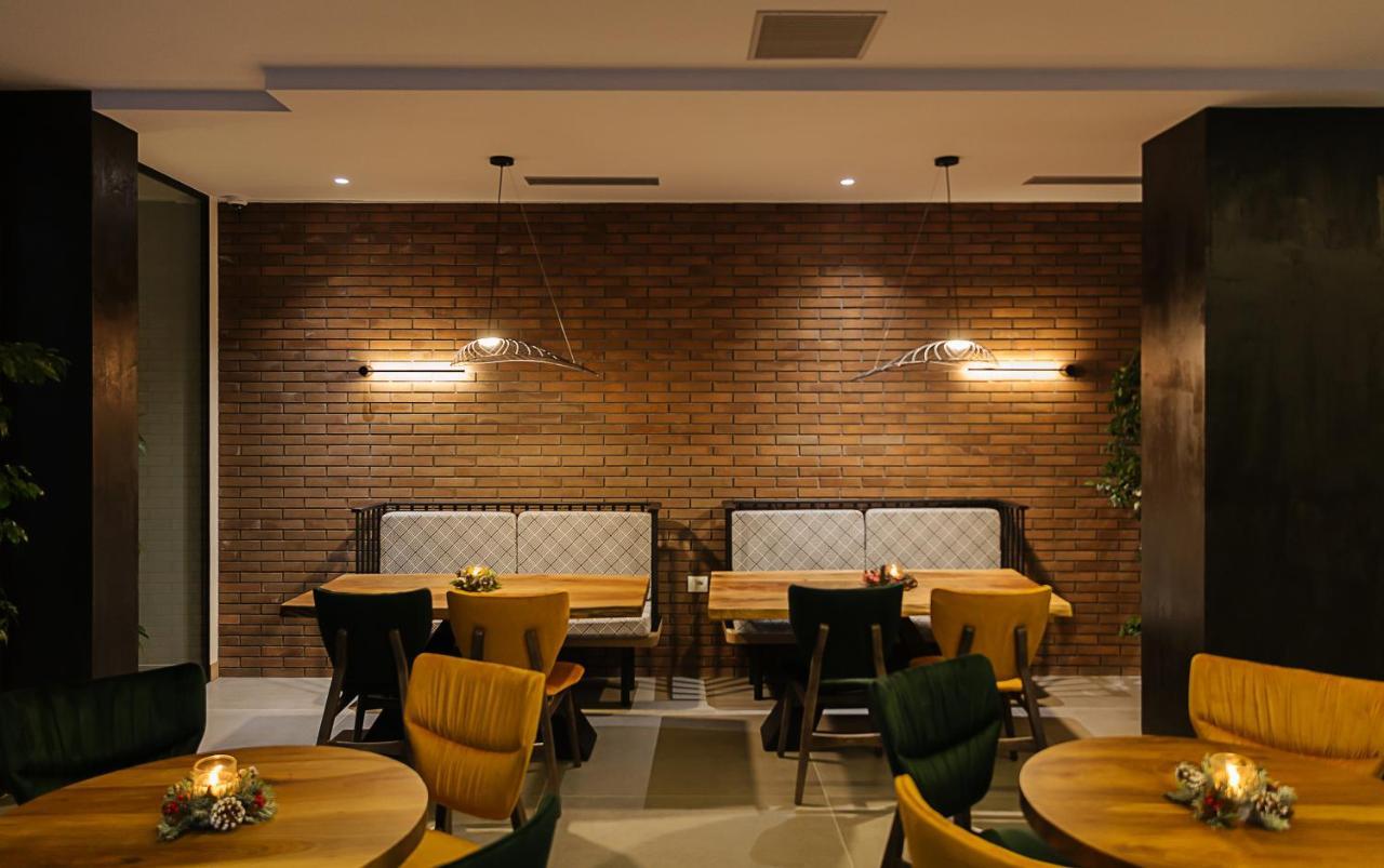 科尔察 Park Plazza酒店 外观 照片