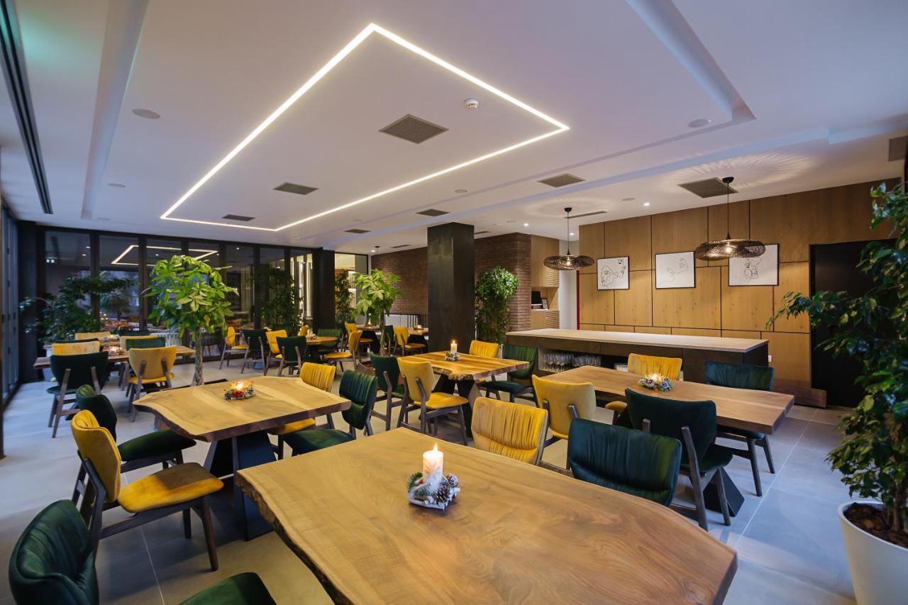 科尔察 Park Plazza酒店 外观 照片